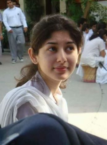 Ladki Ka Photo 104